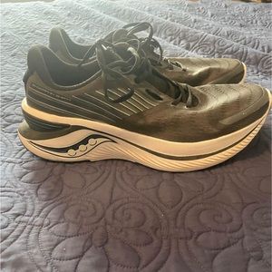 Saucony Endorphin Shift - Size 11.5 - almost new!